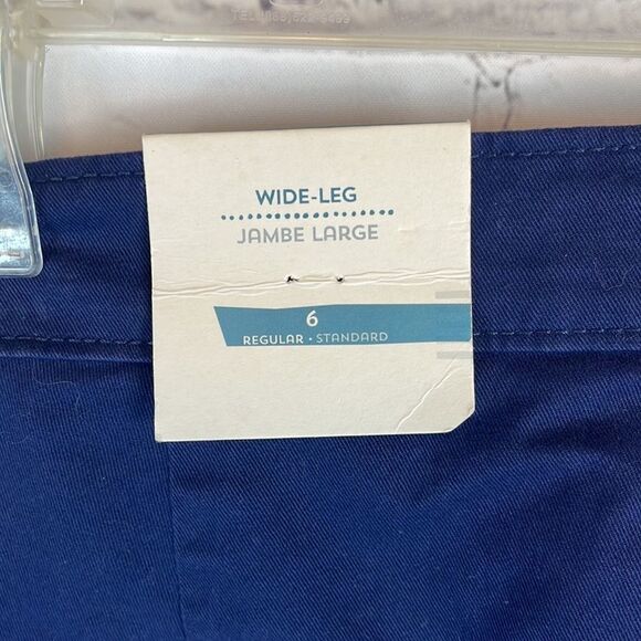 Old Navy Wide Leg Cropped Navy Pants - Picture 3 of 5